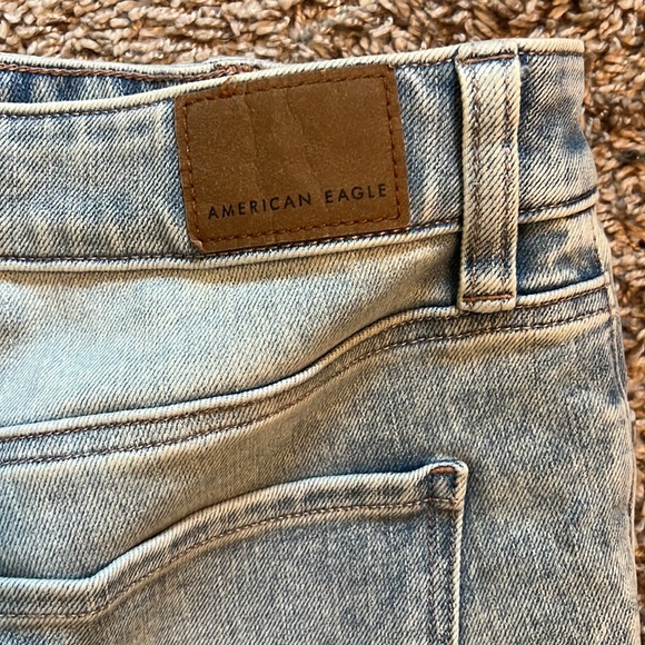 Ae lightwash ripped jeans - Picture 3 of 4